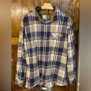 LEGENDARY WHITETAILS PLAID FLANNEL BUTTON UP SHIRT MENS SIZE LARGE